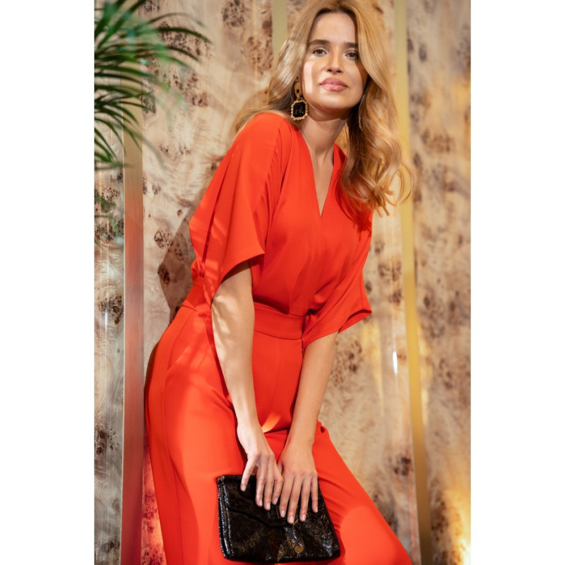 S395 Kombinezon z dekoltem kopertowym - koralowy