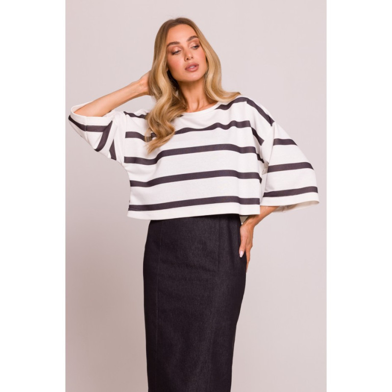 M844 Krótka bluza z nadrukiem - model 1