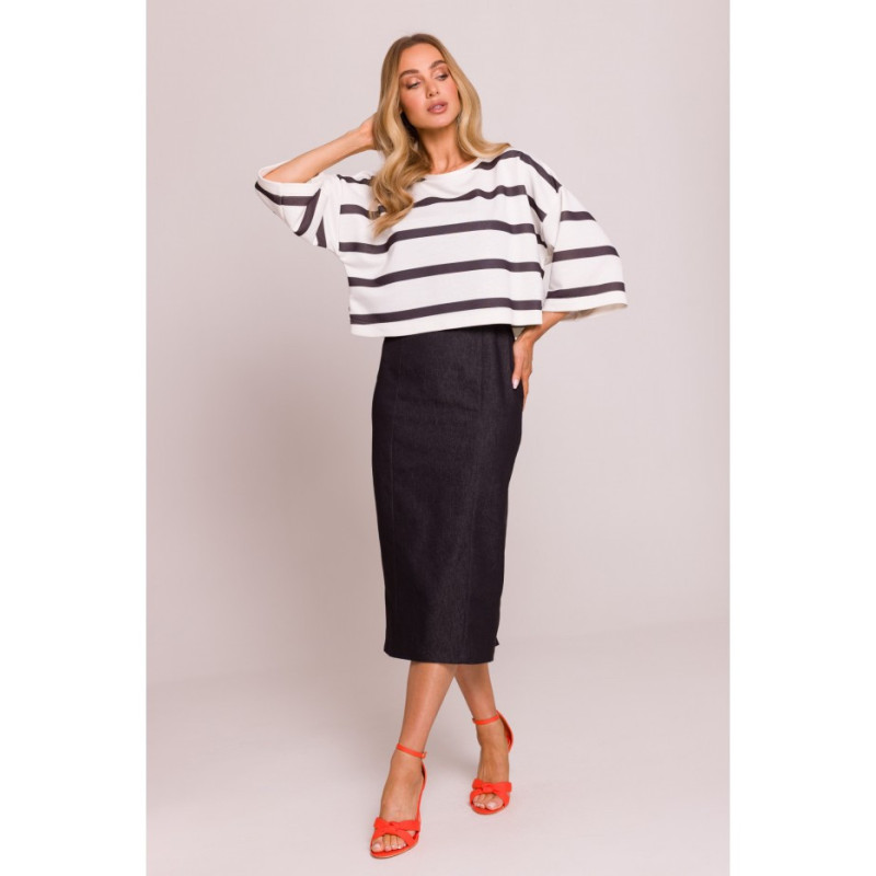 M844 Krótka bluza z nadrukiem - model 1