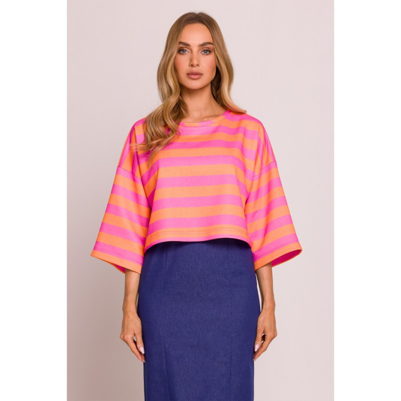 M844 Krótka bluza z nadrukiem - model 3