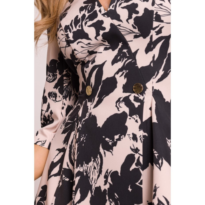 M849 Wzorzysta sukienka mini z klinami - model 1