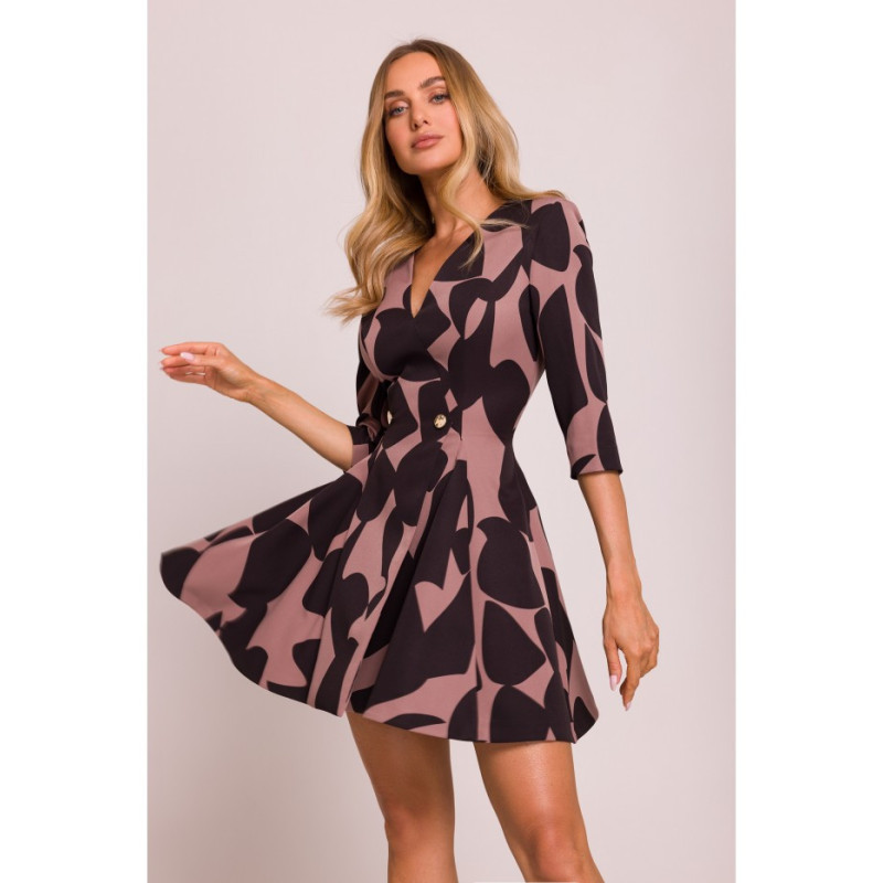 M849 Wzorzysta sukienka mini z klinami - model 2