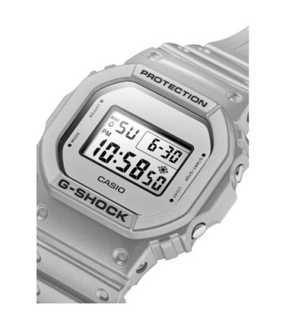 Casio DW-5600FF-8ER 