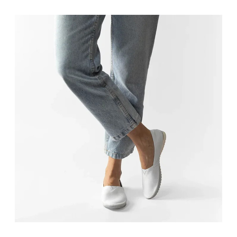 Maciejka Białe 01930-11/00-0 (MA124-b) kingad