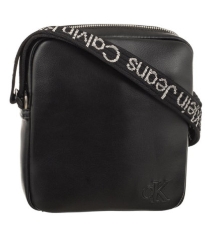 Calvin Klein Ultralight Reporter18 W/Pkt Black K50K511489 BEH (CK423-a) käekott