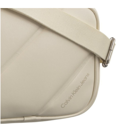 Calvin Klein Quilted Camera Bag 18 Papyrus K60K611821 YAN (CK488-b) käekott