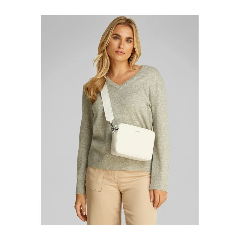 Calvin Klein CK Must Small Camera Bag Chalk K60K613145 67U (CK631-b) käekott