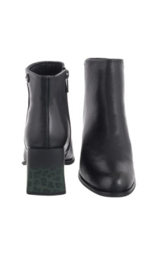 Artiker Czarne 57C0007 (AR194-a) kingad