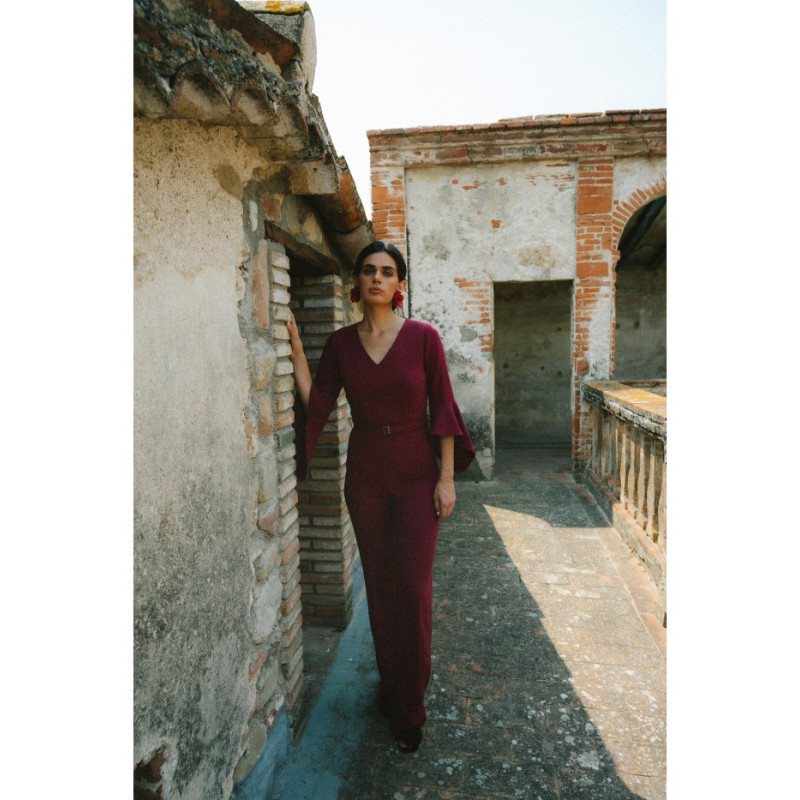 S416 Kombinezon z rękawami z falbaną - bordowy