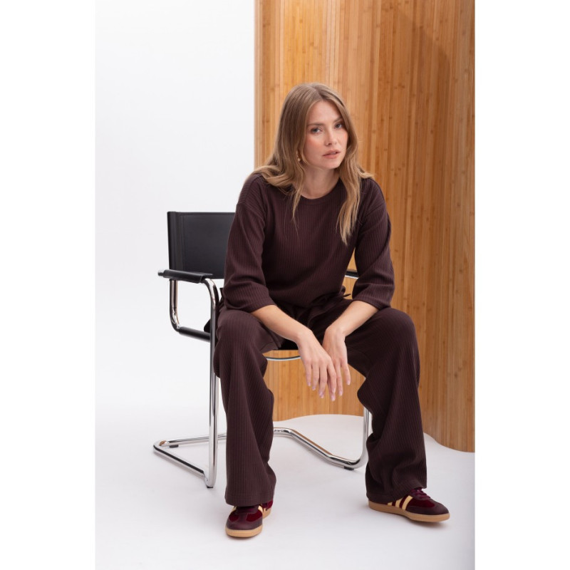 B301 Bluzka z dzianiny prążkowanej - gorzka czekolada