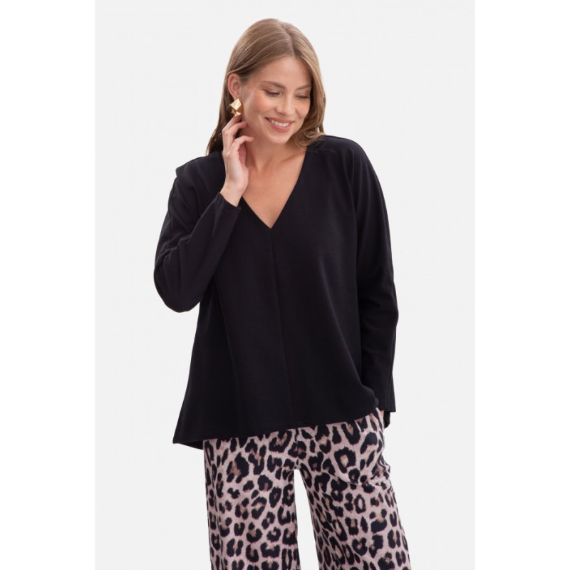 B304 Bluzka dzianinowa z dekoltem V - czarna
