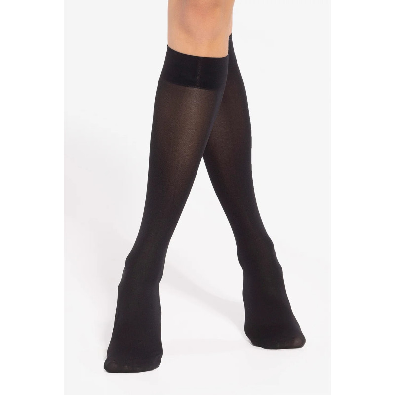 Gatta sokid põlvini