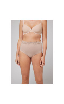 Ysabel Mora salenemist aluspüksid