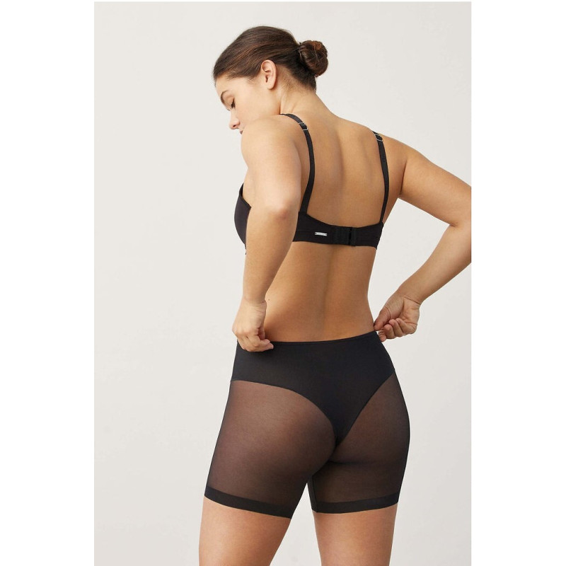 Ysabel Mora salenemist aluspüksid