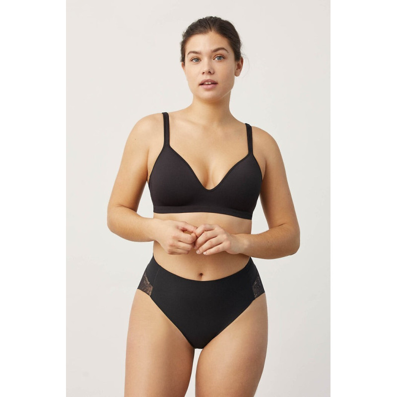 Ysabel Mora salenemist aluspüksid