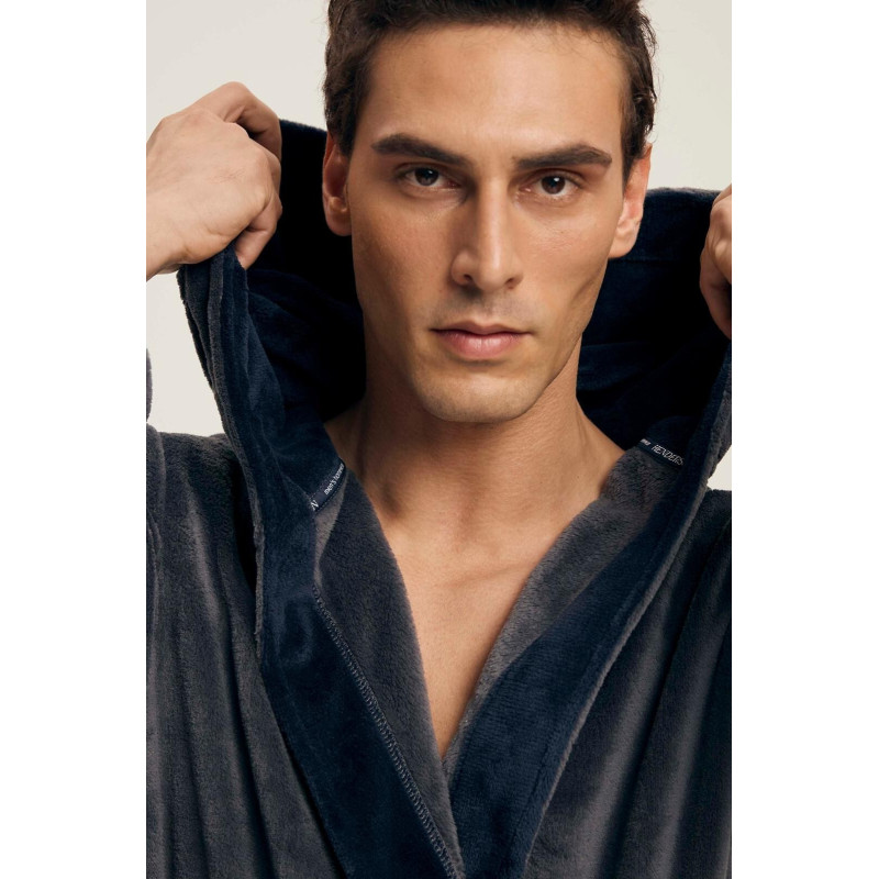 Henderson hommikumantel