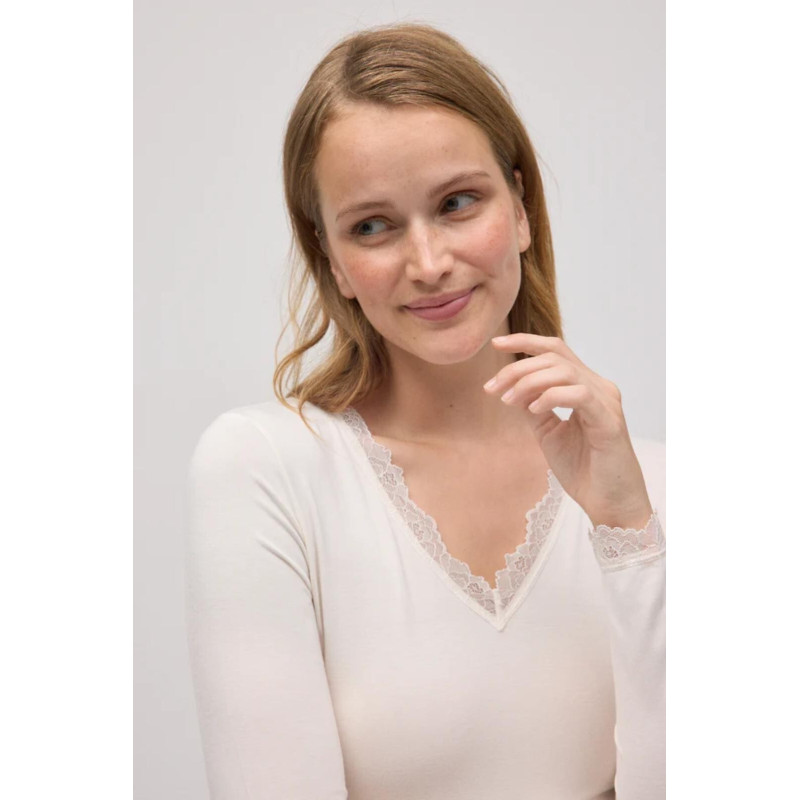 Ysabel Mora pikkade varrukatega särk