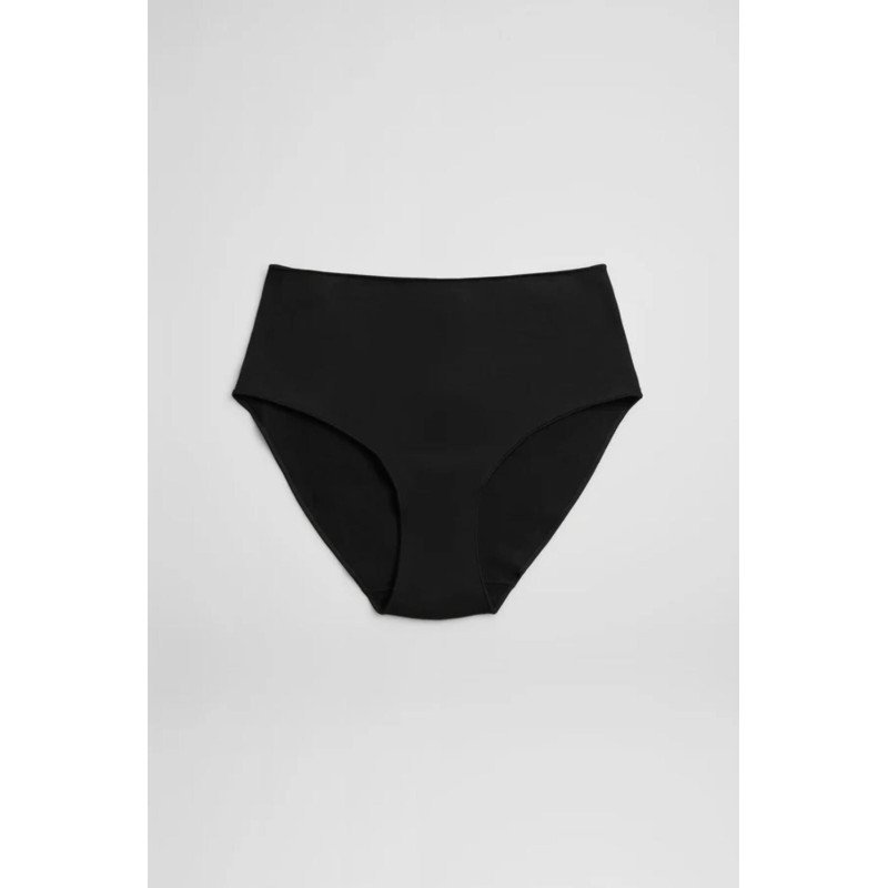 Ysabel Mora aluspüksid