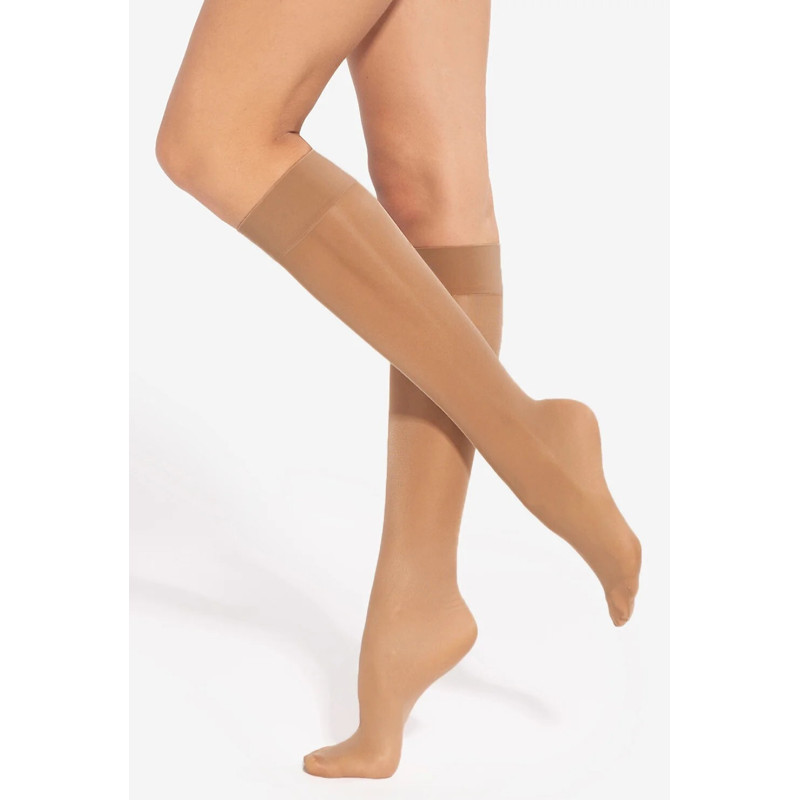 Gatta sokid põlvini