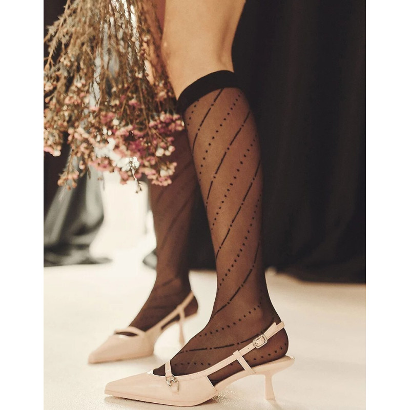 Gabriella sokid põlvini