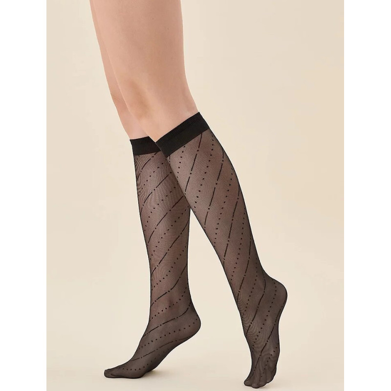 Gabriella sokid põlvini