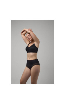 Ysabel Mora salenemist aluspüksid