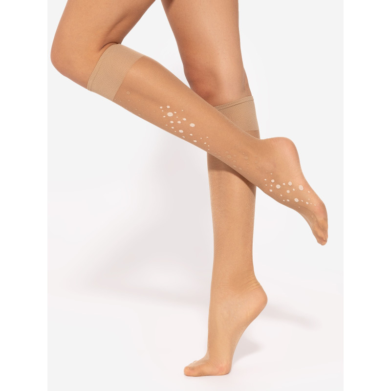 Gatta sokid põlvini