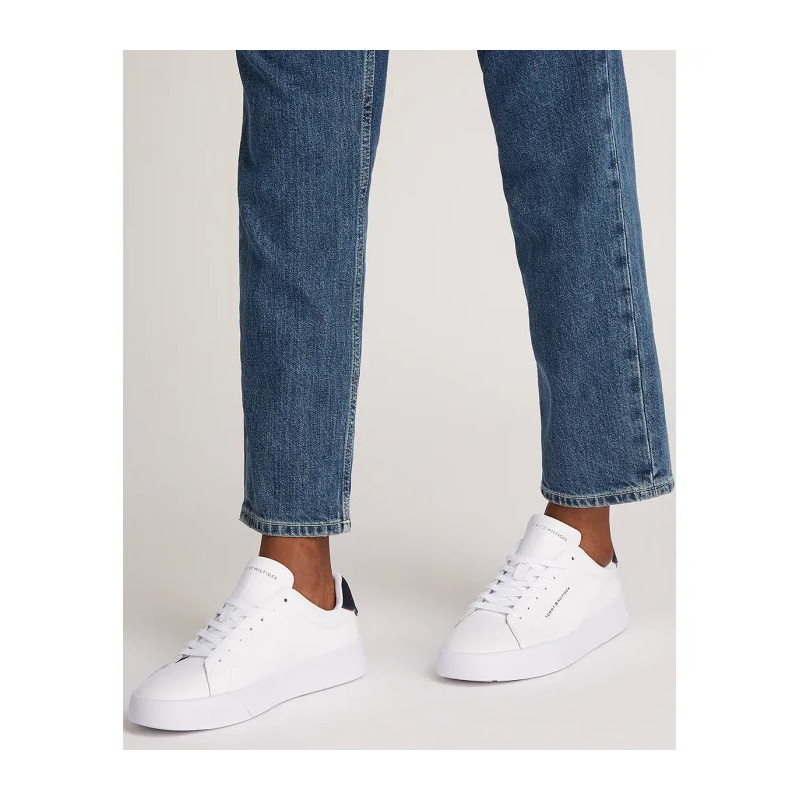 Tommy Hilfiger TH Court Lth Detail Ess White/Desert Sky FM0FM05367 0LD (TH1219-a) spordijalatsid