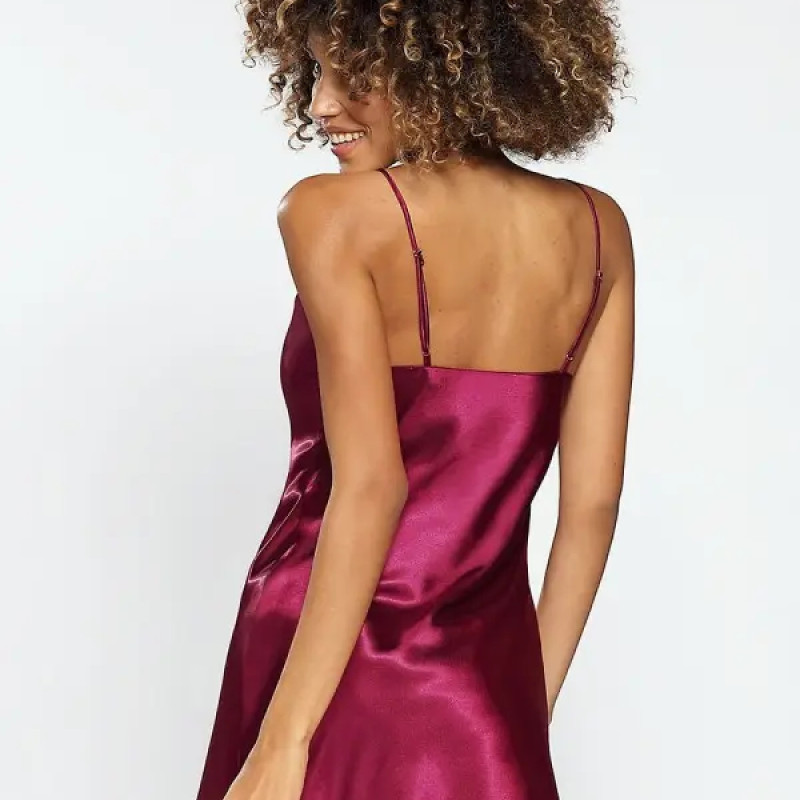 DKaren satiinist ööriided