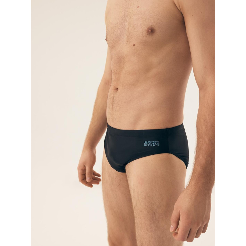 Henderson ujumistrikood