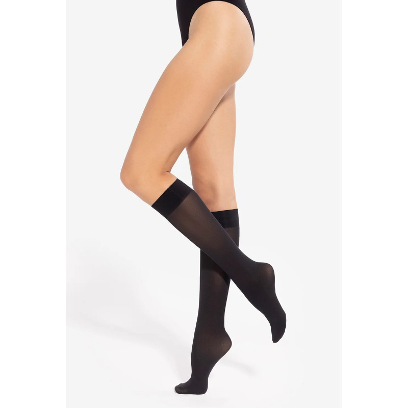 Gatta sokid põlvini