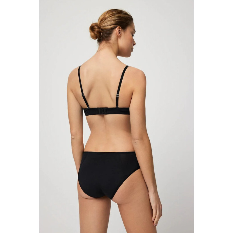 Ysabel Mora aluspüksid