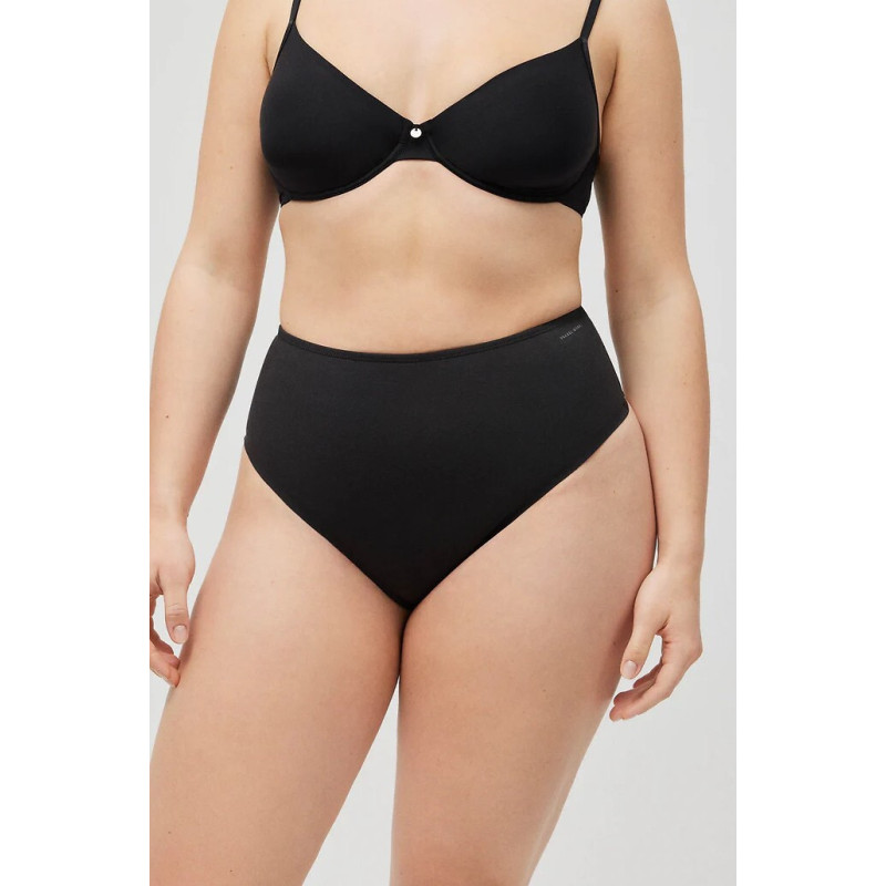 Ysabel Mora salenemist aluspüksid