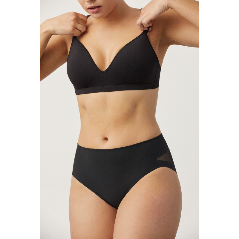 Ysabel Mora salenemist aluspüksid