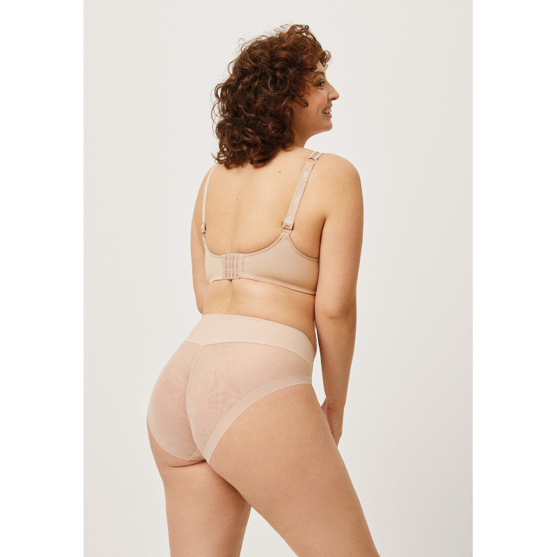 Ysabel Mora salenemist aluspüksid