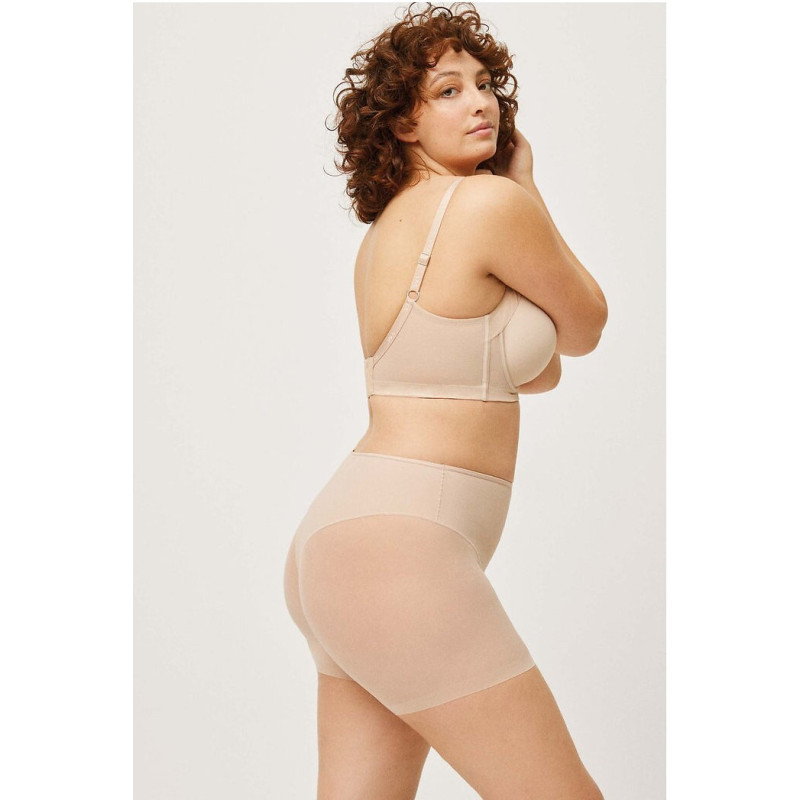 Ysabel Mora salenemist aluspüksid