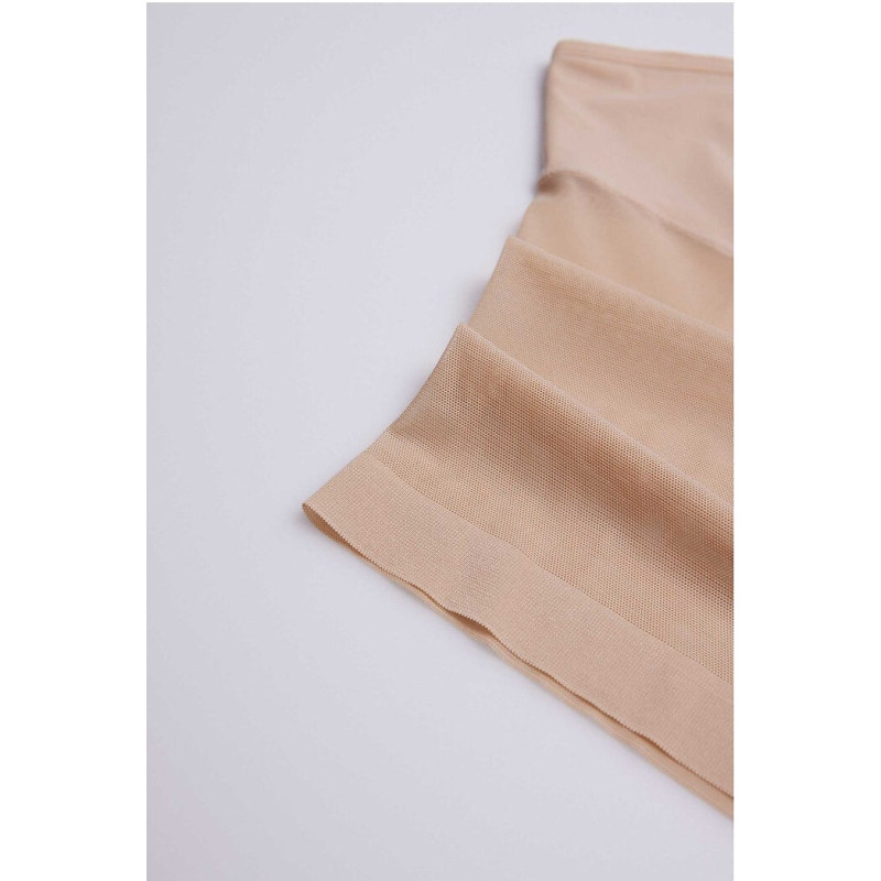 Ysabel Mora salenemist aluspüksid