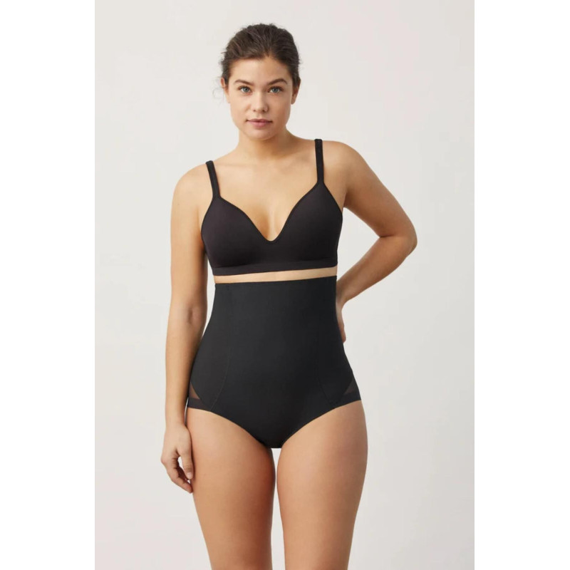 Ysabel Mora salenemist aluspüksid