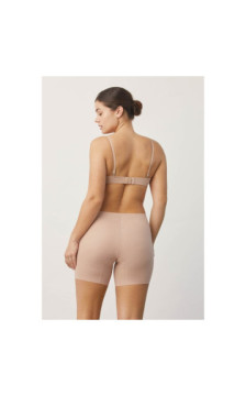 Ysabel Mora pikad aluspüksid