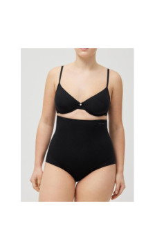 Ysabel Mora salenemist aluspüksid