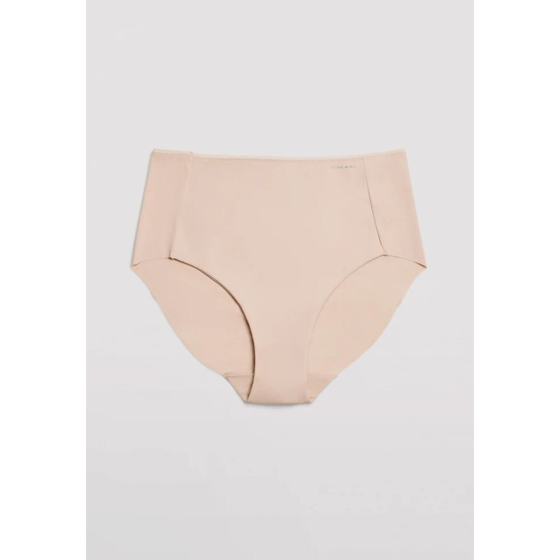 Ysabel Mora salenemist aluspüksid