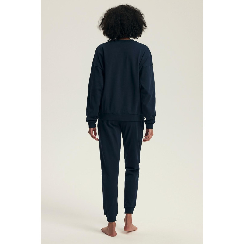 Henderson Ladies ülikond