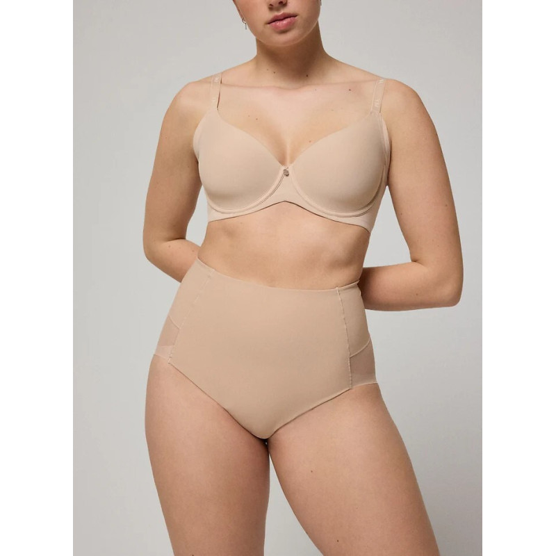 Ysabel Mora salenemist aluspüksid