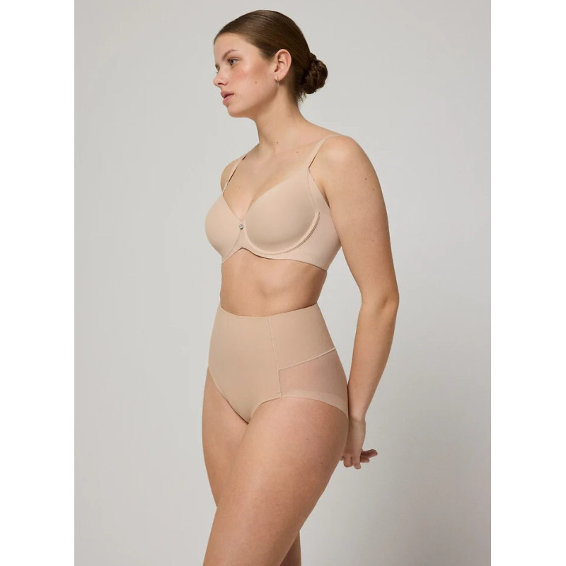 Ysabel Mora salenemist aluspüksid