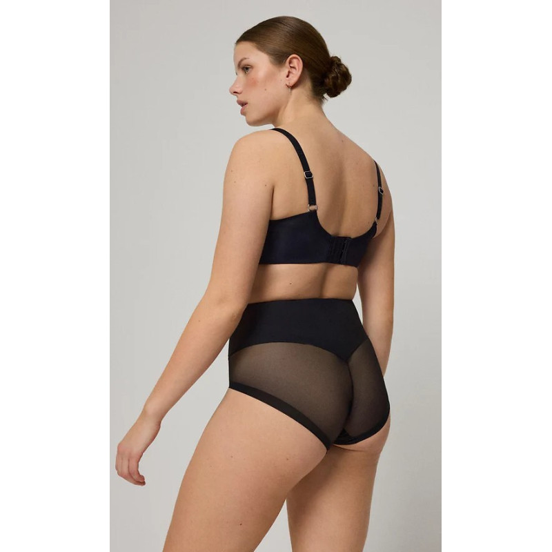 Ysabel Mora salenemist aluspüksid