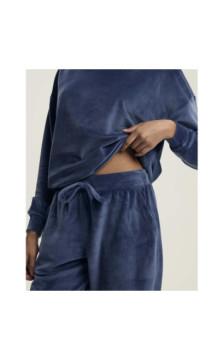 Henderson Ladies ülikond