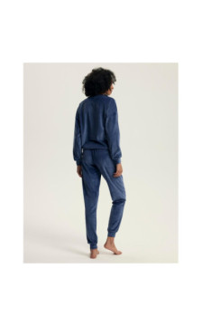 Henderson Ladies ülikond