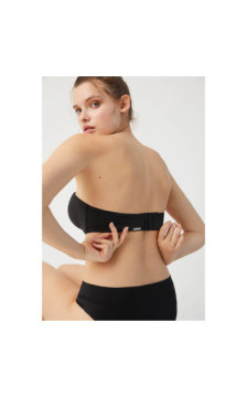 Ysabel Mora rinnahoidja