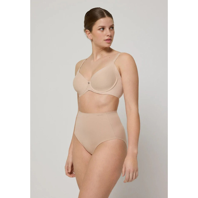 Ysabel Mora salenemist aluspüksid