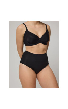 Ysabel Mora salenemist aluspüksid